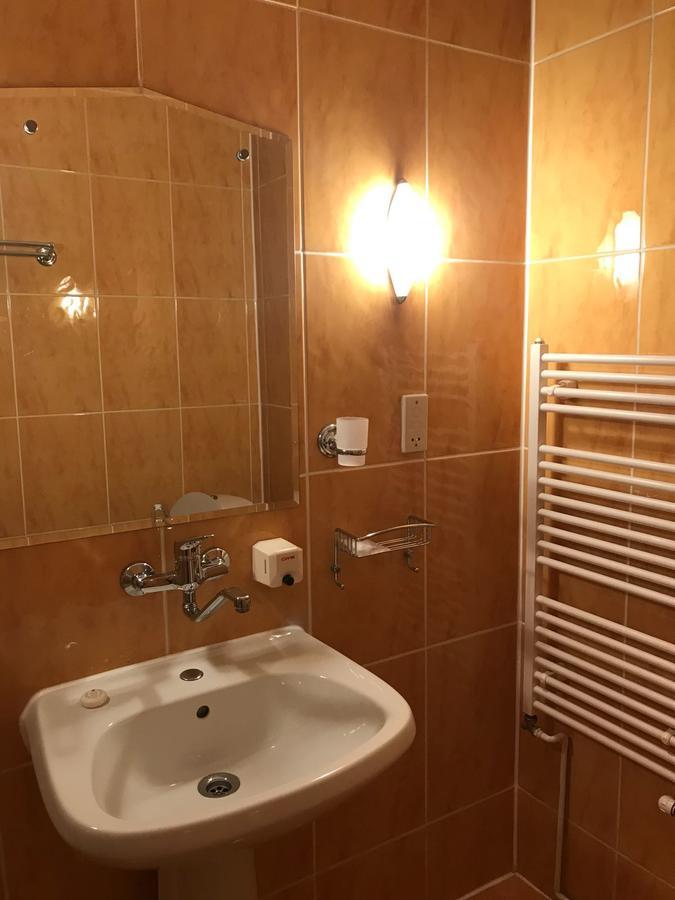 Pensiunea Puiu Popa Codlea Exterior foto
