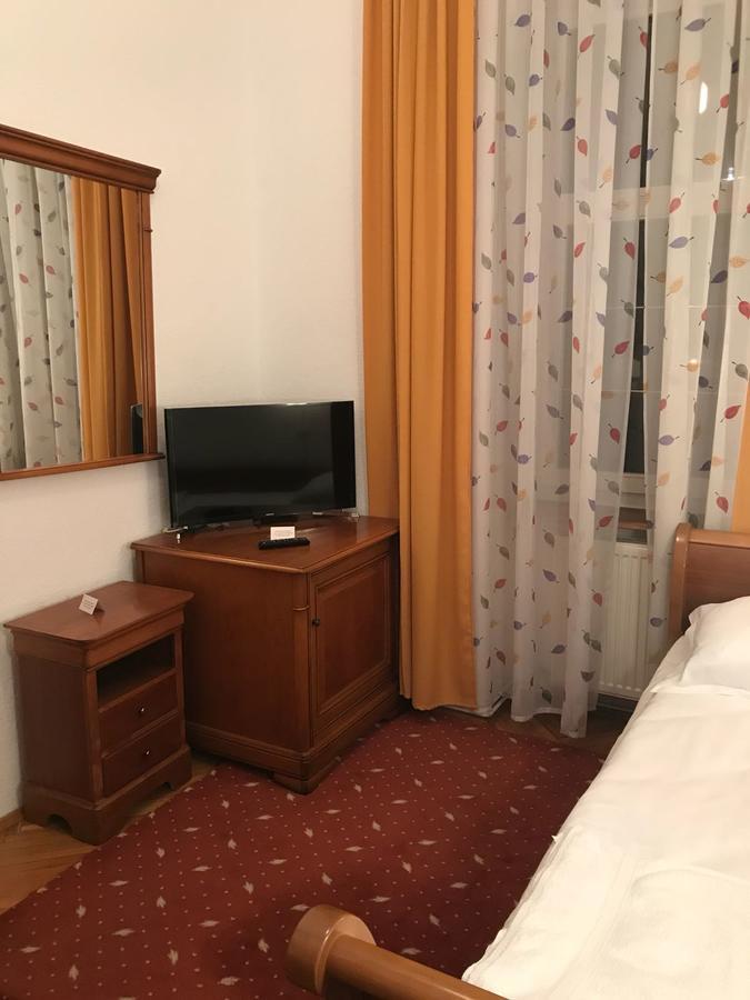 Pensiunea Puiu Popa Codlea Exterior foto