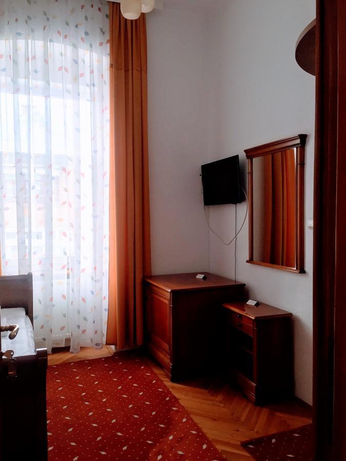 Pensiunea Puiu Popa Codlea Exterior foto