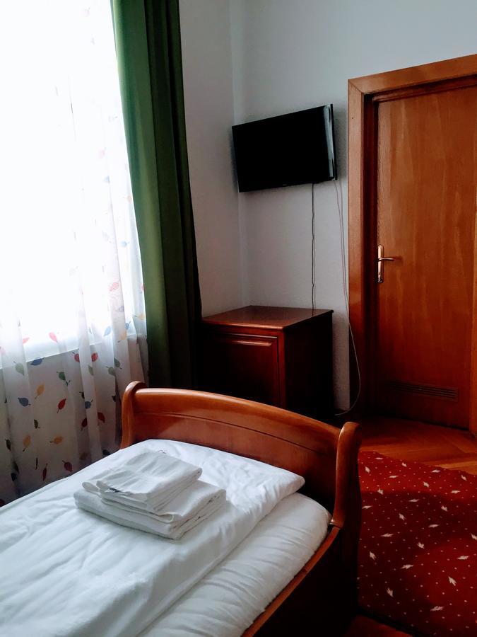 Pensiunea Puiu Popa Codlea Exterior foto