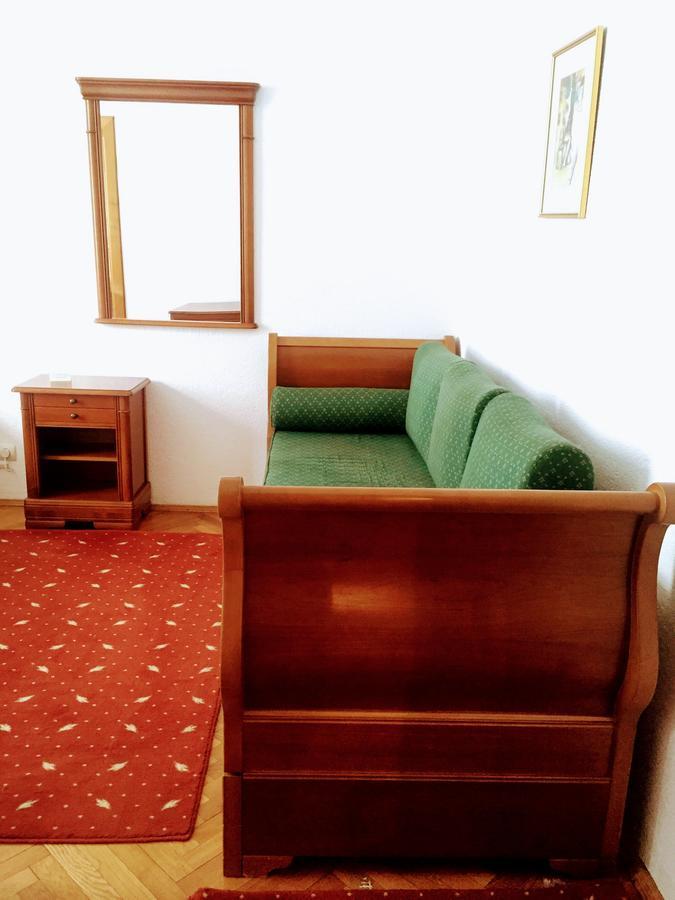 Pensiunea Puiu Popa Codlea Exterior foto