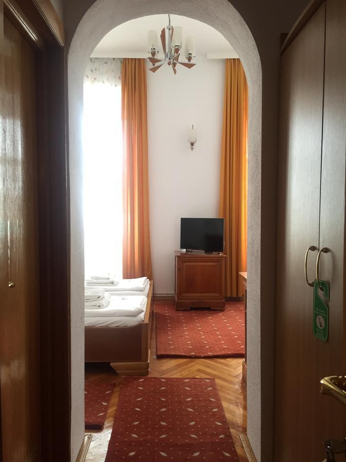 Pensiunea Puiu Popa Codlea Exterior foto