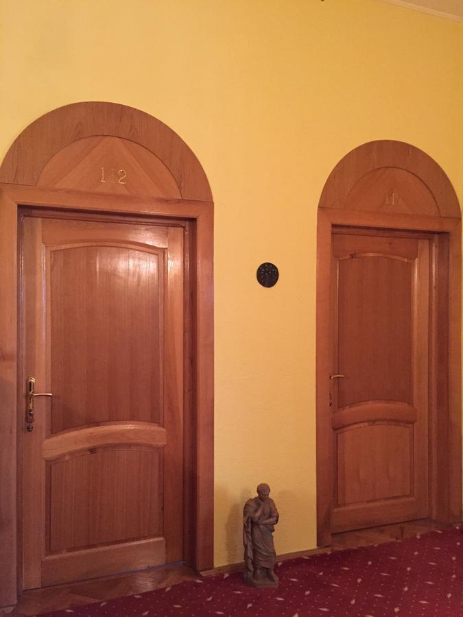 Pensiunea Puiu Popa Codlea Exterior foto